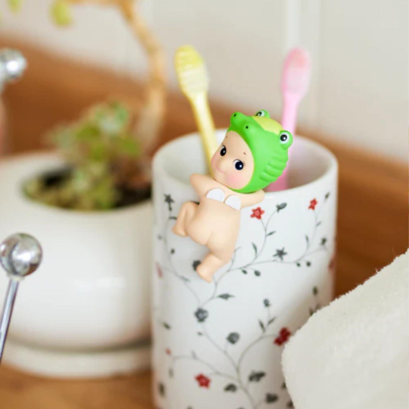 Sonny Angel Hippers Looking Back Series