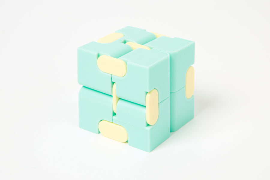 GAME INFINITY CUBE MINT