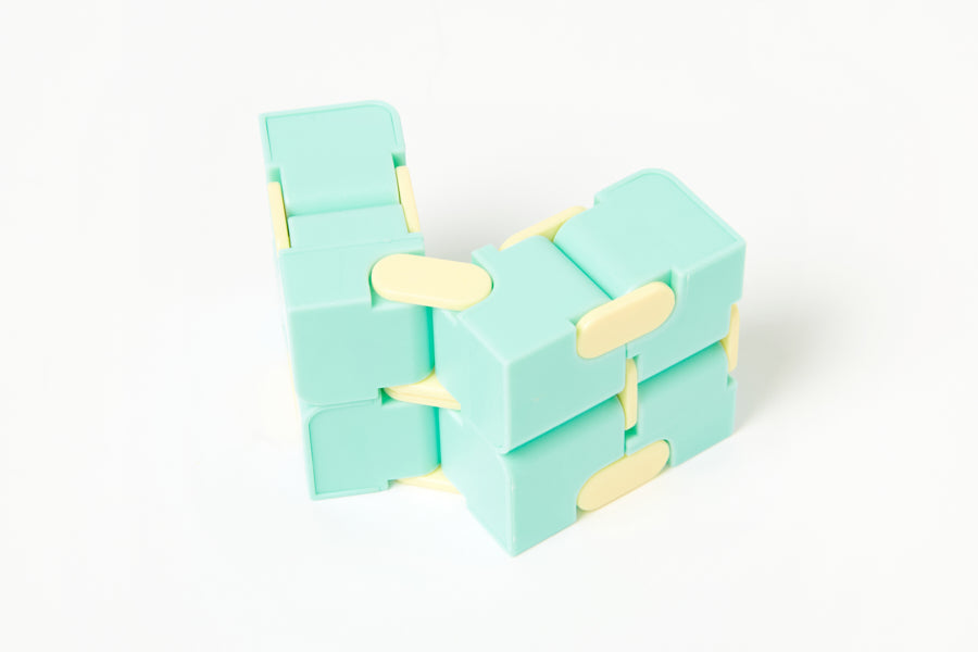 GAME INFINITY CUBE MINT