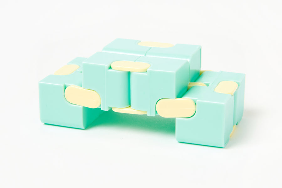 GAME INFINITY CUBE MINT