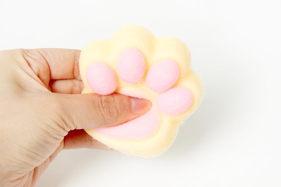 SQUISHY CAT PAW