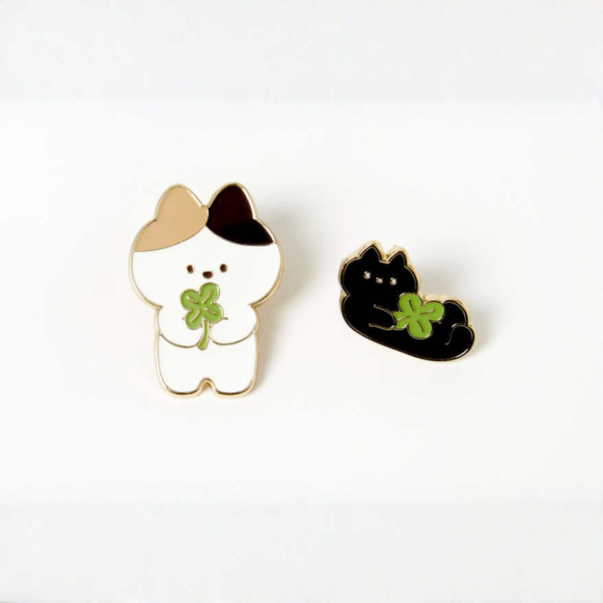 METAL BADGE SET CAT CLOVER