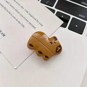 Hair Pin Capybara 1pc