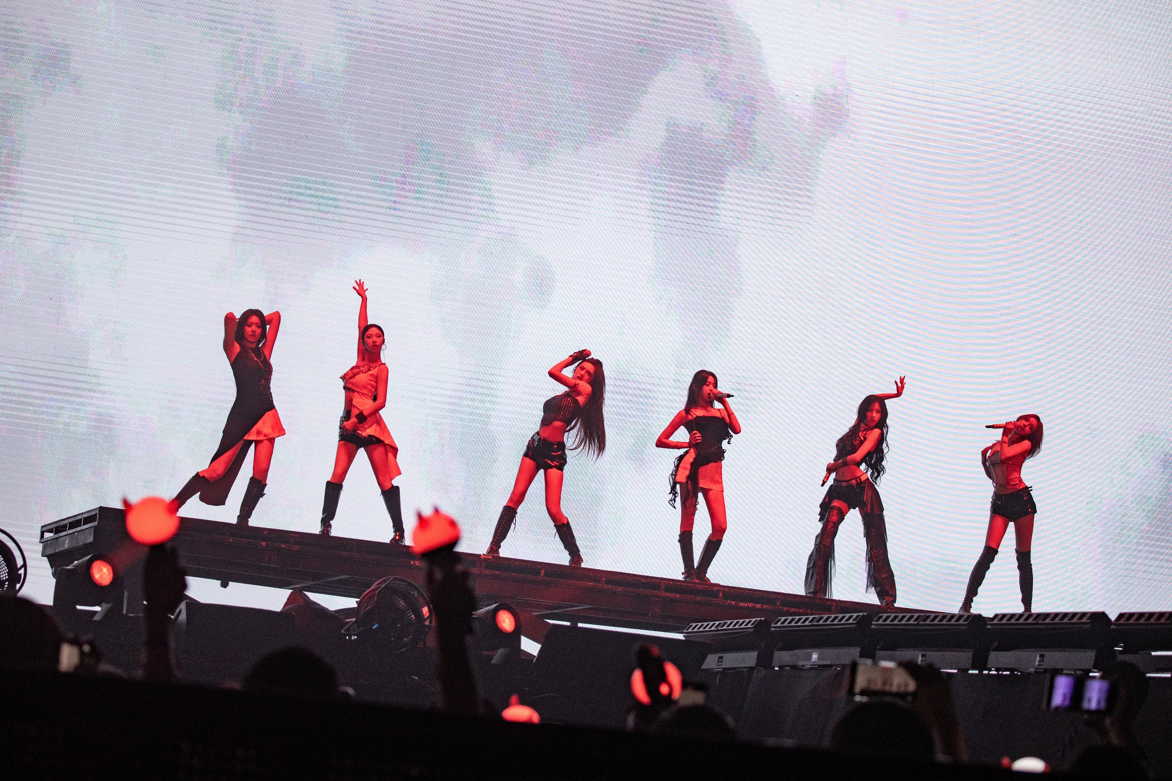 K-pop Groups – Amuse Ground