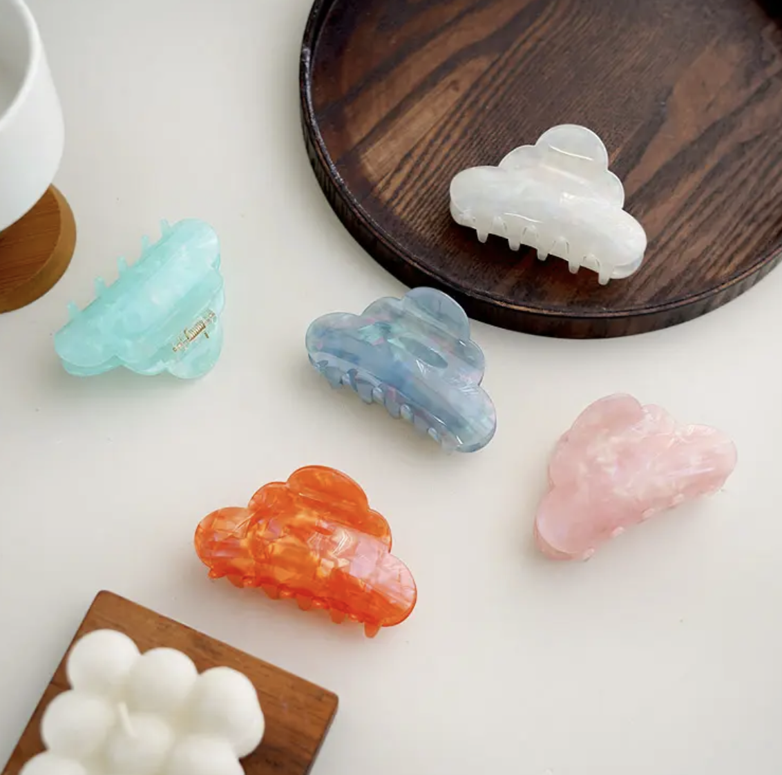 Cloud Pearl Hair Claw