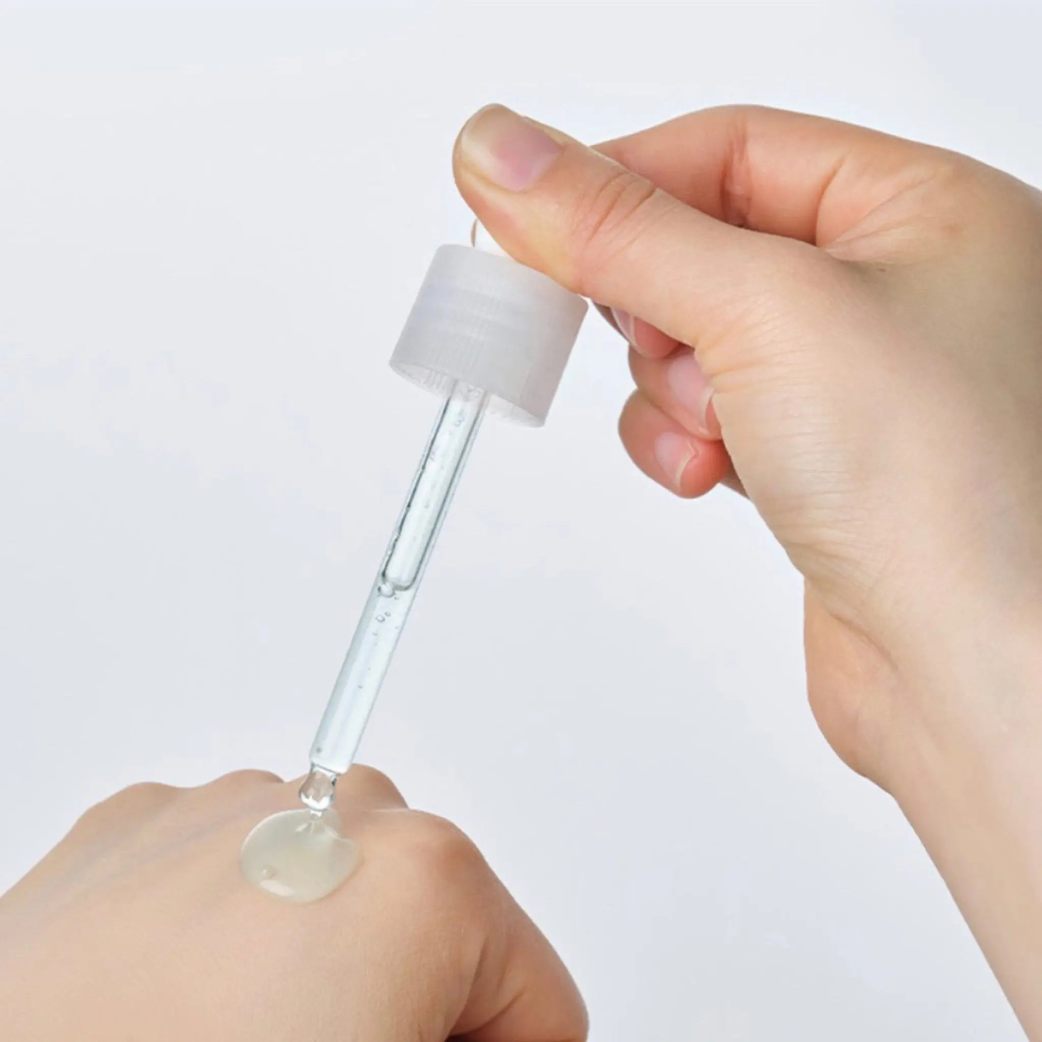 Torriden---Dive-In-Low-Molecular-Hyaluronic-Acid-Serum-50mL-Torriden-1694538466639_29e0df51-e755-4733-8842-b21887863419_2048x_jpg.webp