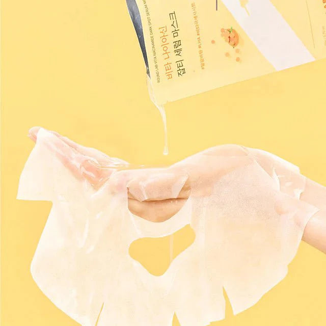 round-lab-vita-niacinamide-dark-spot-serum-mask-10-sheetsround-labkiokii-and-969155.webp
