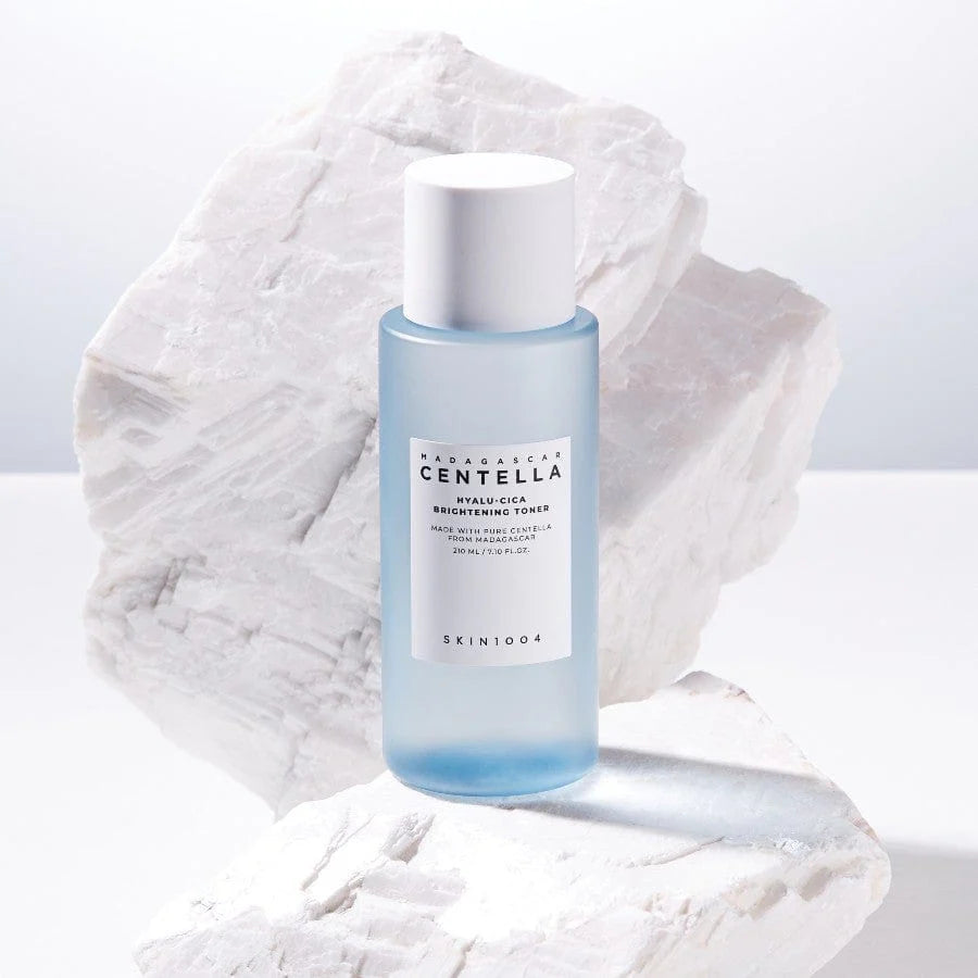 skin1004-toner-madagascar-centella-hyalu-cica-brightening-toner-36436927283446_1440x_jpg.webp