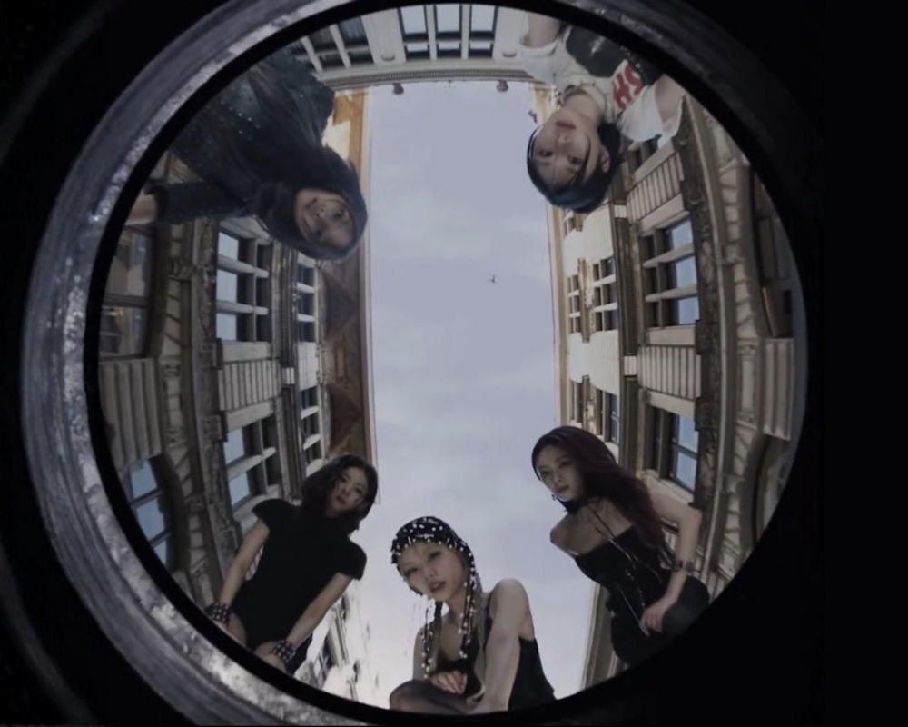 ITZY - TUNNEL VISION